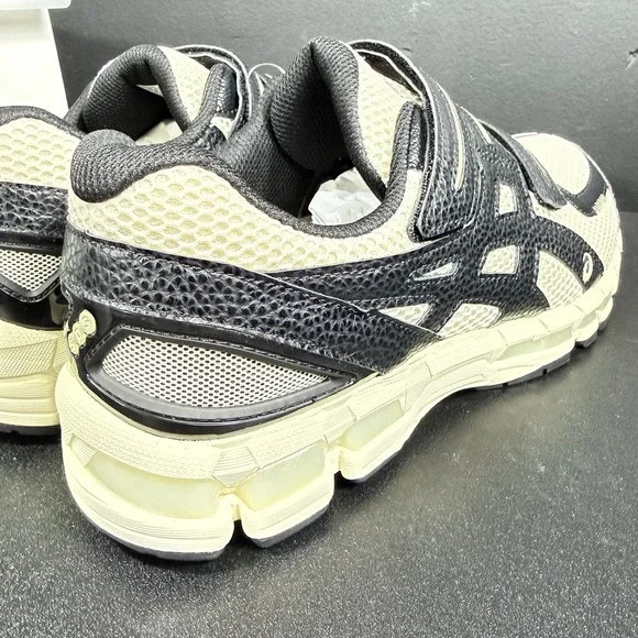 ASICS Gel Kayano 20 Hal Studios Bone Size 9 Mens 1203A499-250
